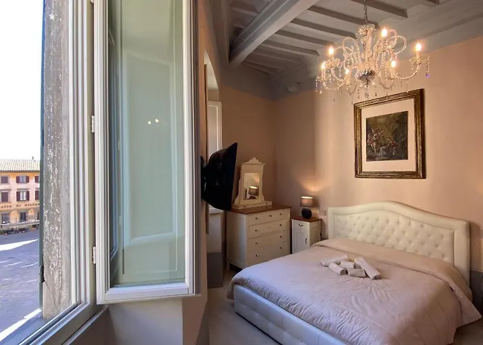 Signorelli House Апартаменти